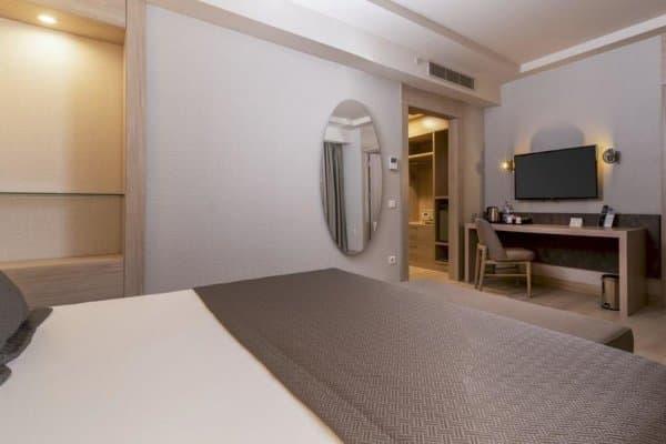 Deluxe Grand Suit Deniz Manzaralı Balkonlu Oda 2
