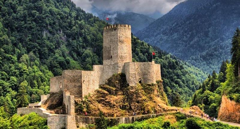 Tarihi Dokusu İle Ön Plana Çıkan Kaleler